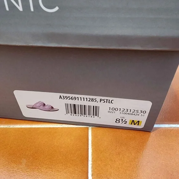 Vionic Women's Lavender Sandals - Picture 3 of 3